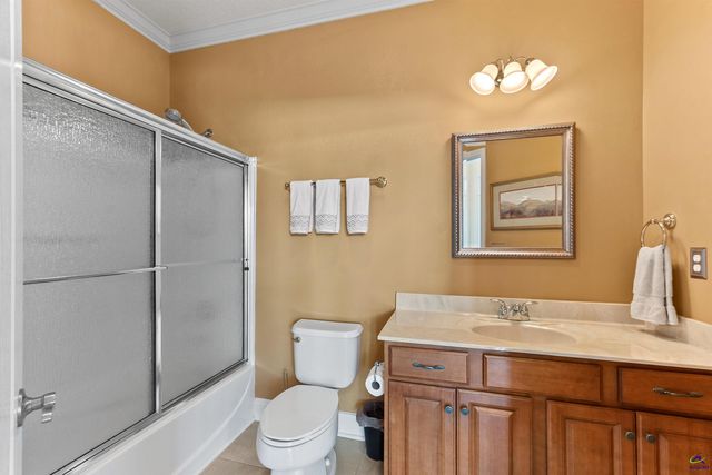 154 Fairway Oaks Drive, Perry, GA 31069