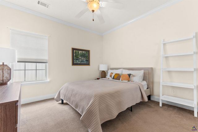 154 Fairway Oaks Drive, Perry, GA 31069