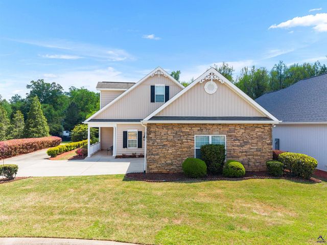 154 Fairway Oaks Drive, Perry, GA 31069