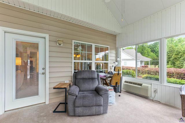 154 Fairway Oaks Drive, Perry, GA 31069