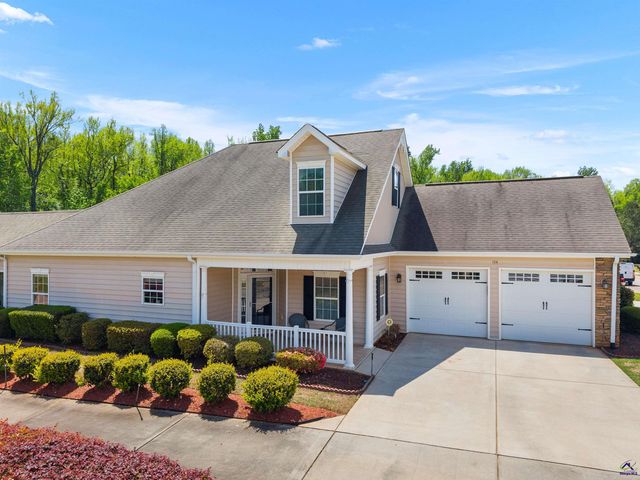154 Fairway Oaks Drive, Perry, GA 31069