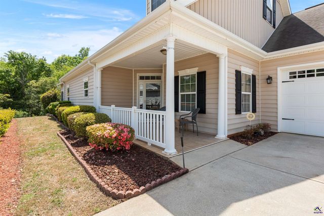 154 Fairway Oaks Drive, Perry, GA 31069