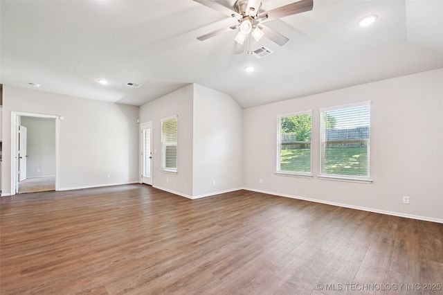 3009 N 24th West Avenue, Tulsa, OK 74127