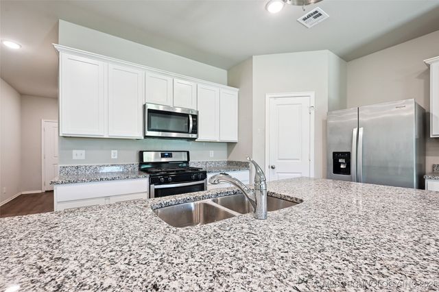 3009 N 24th West Avenue, Tulsa, OK 74127