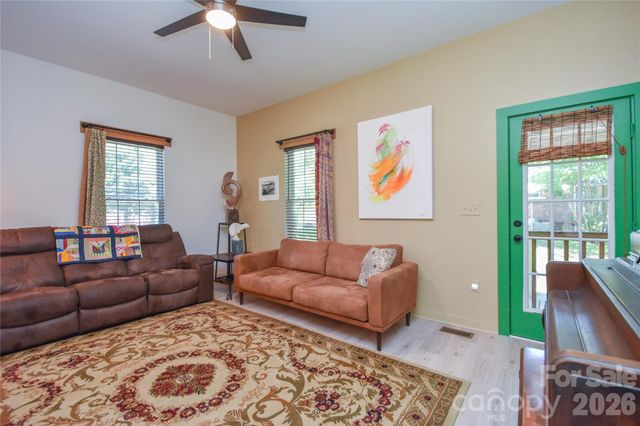 345 W Lowrance Avenue, Mooresville, NC 28115