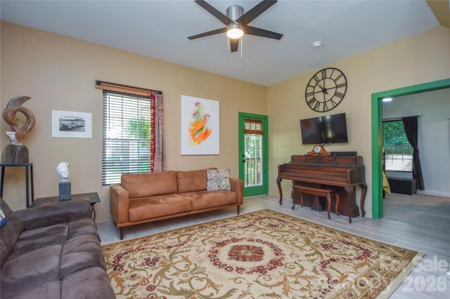 345 W Lowrance Avenue, Mooresville, NC 28115