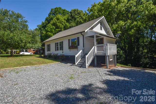 345 W Lowrance Avenue, Mooresville, NC 28115