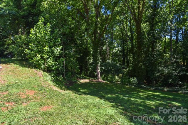 345 W Lowrance Avenue, Mooresville, NC 28115