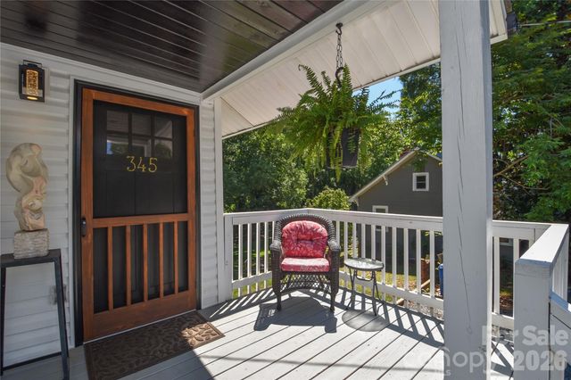 345 W Lowrance Avenue, Mooresville, NC 28115