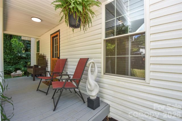 345 W Lowrance Avenue, Mooresville, NC 28115