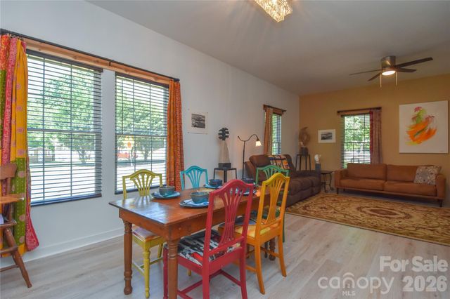 345 W Lowrance Avenue, Mooresville, NC 28115