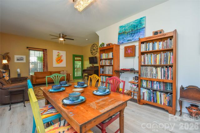 345 W Lowrance Avenue, Mooresville, NC 28115