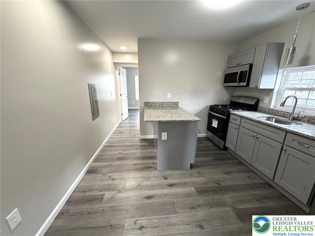801 West Broad Street, Bethlehem City, PA 18018