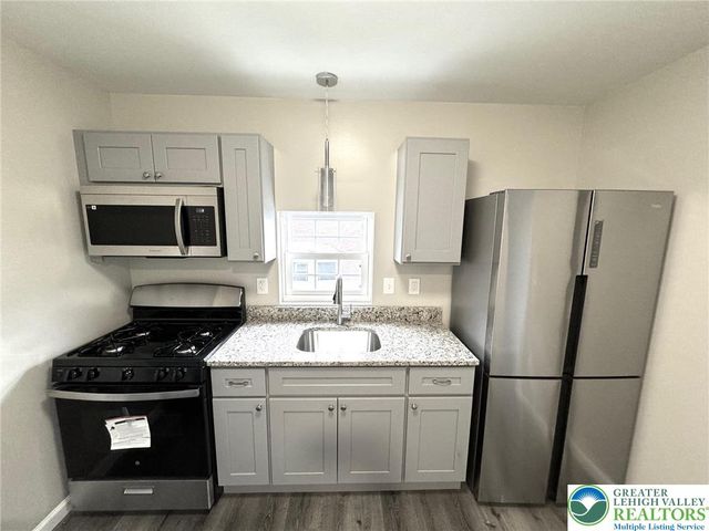 801 West Broad Street, Bethlehem City, PA 18018