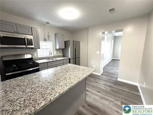 801 West Broad Street, Bethlehem City, PA 18018