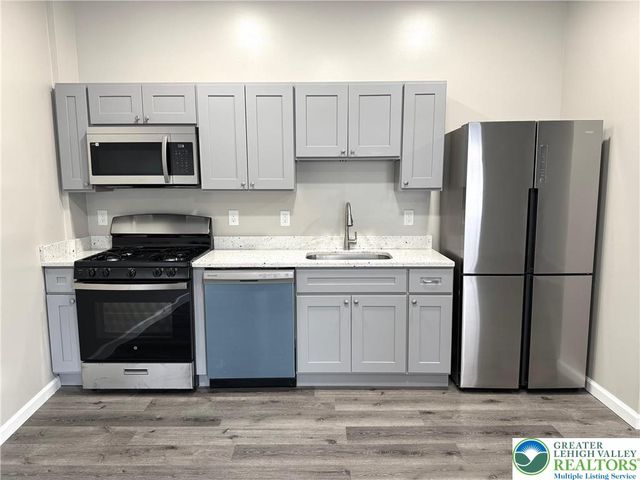 801 West Broad Street, Bethlehem City, PA 18018