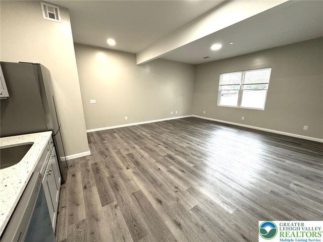 801 West Broad Street, Bethlehem City, PA 18018