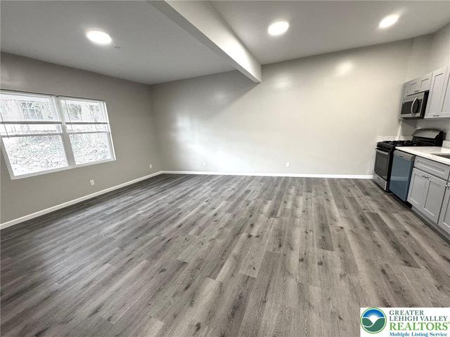 801 West Broad Street, Bethlehem City, PA 18018