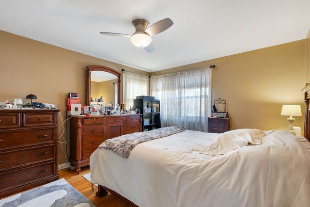135 Ridge Avenue 1W, Evanston, IL 60202