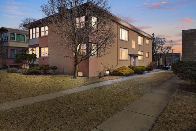 135 Ridge Avenue 1W, Evanston, IL 60202