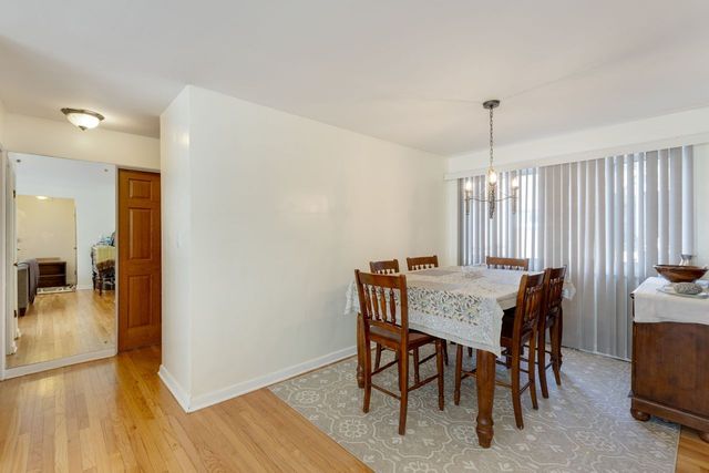 135 Ridge Avenue 1W, Evanston, IL 60202