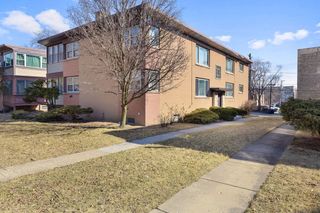 135 Ridge Avenue 1W, Evanston, IL 60202