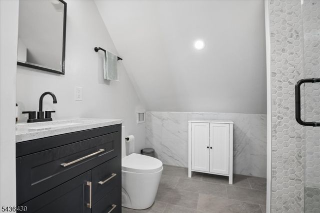 277 Grove St, East Rutherford Boro, NJ 07073