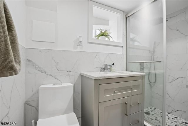 277 Grove St, East Rutherford Boro, NJ 07073