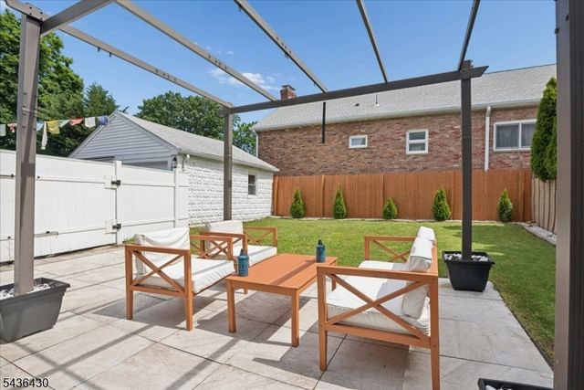 277 Grove St, East Rutherford Boro, NJ 07073