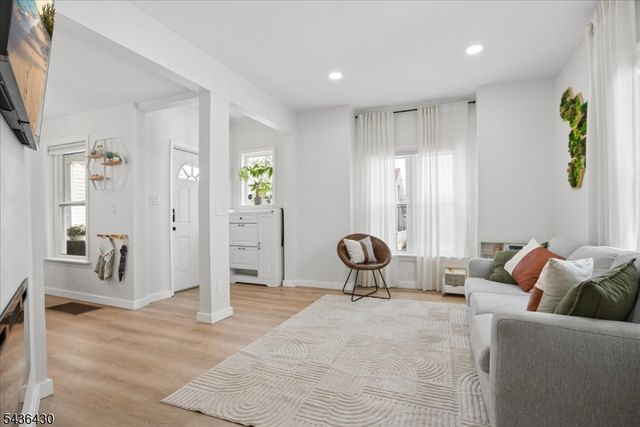 277 Grove St, East Rutherford Boro, NJ 07073