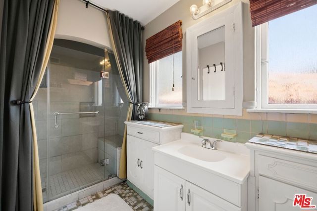6141 Warner Drive, Los Angeles, CA 90048