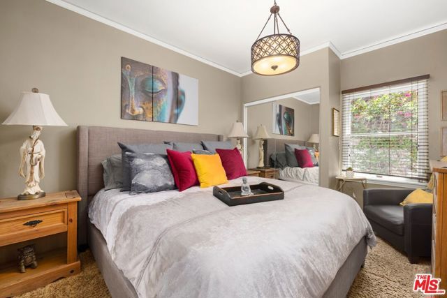 6141 Warner Drive, Los Angeles, CA 90048