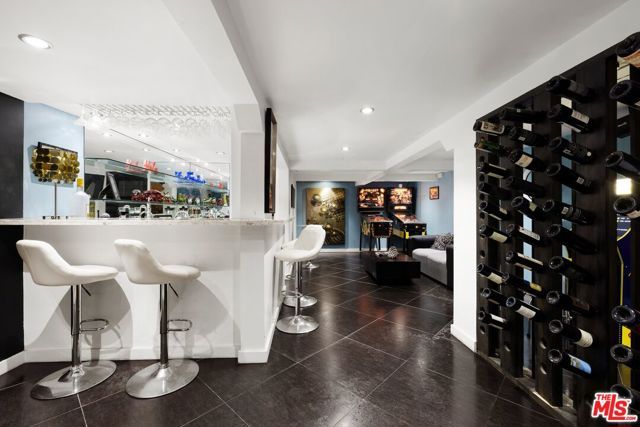 6141 Warner Drive, Los Angeles, CA 90048