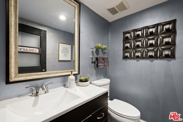 6141 Warner Drive, Los Angeles, CA 90048