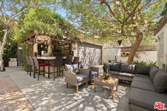 6141 Warner Drive, Los Angeles, CA 90048