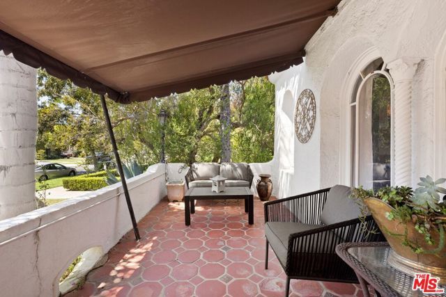 6141 Warner Drive, Los Angeles, CA 90048