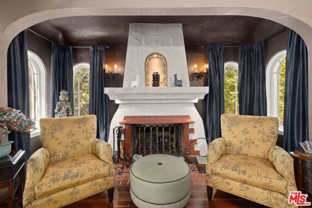 6141 Warner Drive, Los Angeles, CA 90048
