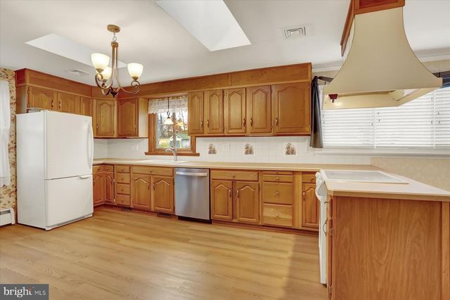 271 SPANGLERS MILL RD, New Cumberland, PA 17070