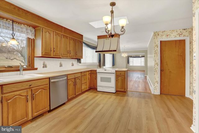 271 SPANGLERS MILL RD, New Cumberland, PA 17070