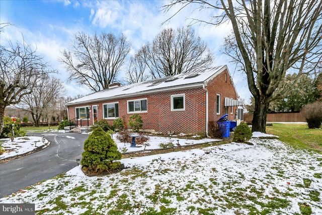 271 SPANGLERS MILL RD, New Cumberland, PA 17070