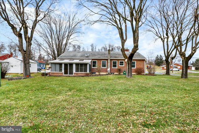 271 SPANGLERS MILL RD, New Cumberland, PA 17070