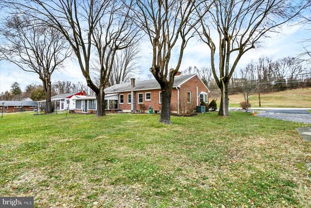 271 SPANGLERS MILL RD, New Cumberland, PA 17070