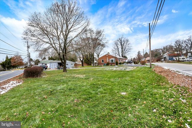 271 SPANGLERS MILL RD, New Cumberland, PA 17070