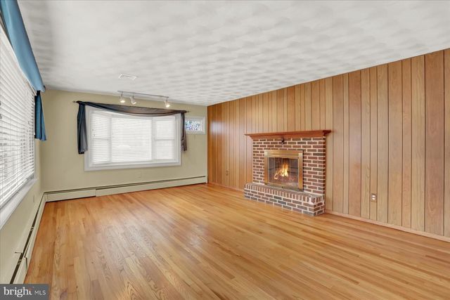 271 SPANGLERS MILL RD, New Cumberland, PA 17070