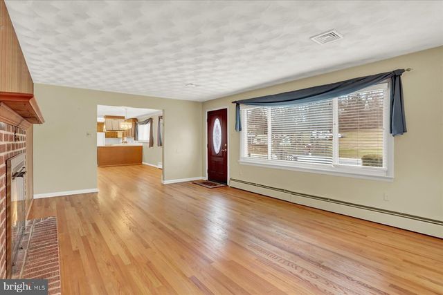 271 SPANGLERS MILL RD, New Cumberland, PA 17070