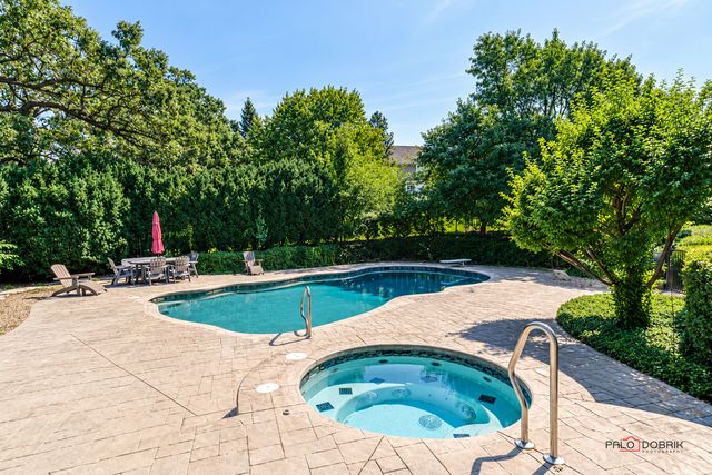 2904 Fox Knoll Court, Johnsburg, IL 60051
