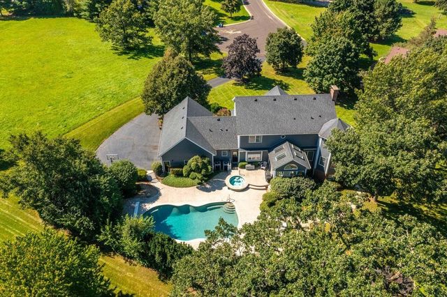2904 Fox Knoll Court, Johnsburg, IL 60051