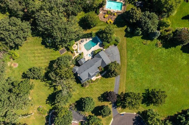 2904 Fox Knoll Court, Johnsburg, IL 60051