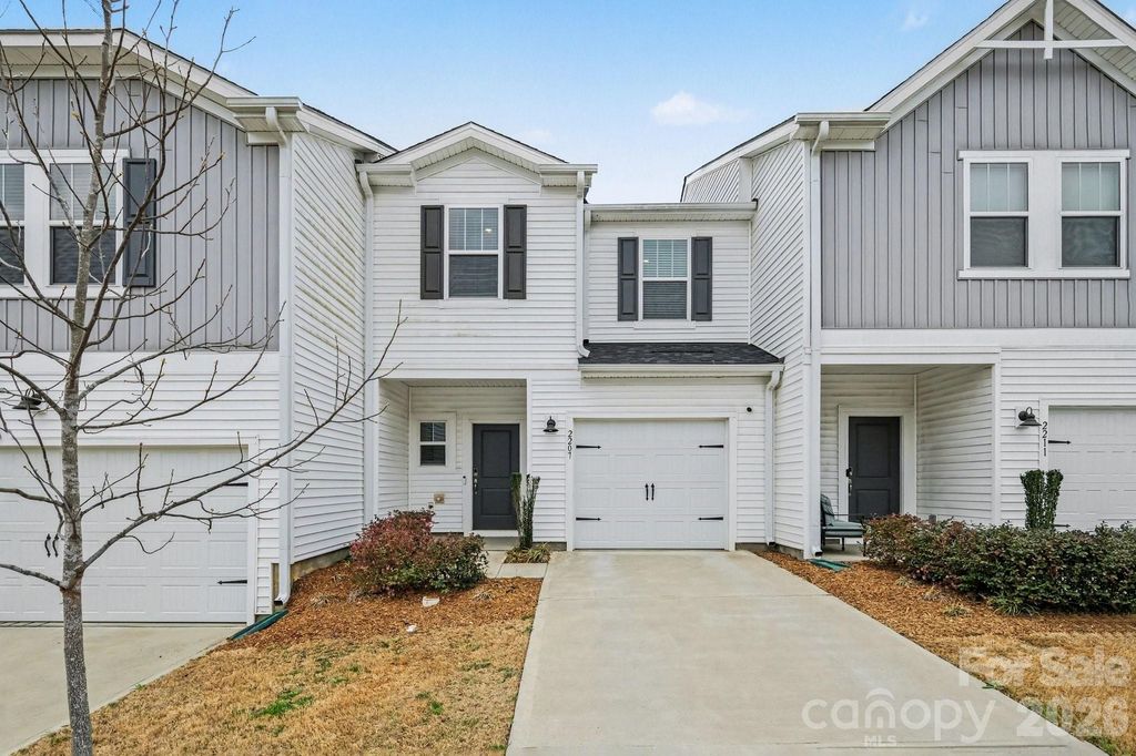 2207 Belterra Drive, Charlotte, NC 28216