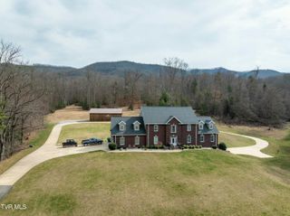 1486 Dry Creek Road, Elizabethton, TN 37643